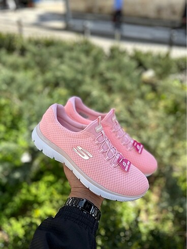 39 Beden kırmızı Renk Skechers orijinal sıfır 39 No