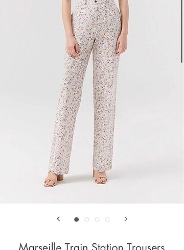 IAMNOTBASIC Iamlovein Çiçekli Pantolon