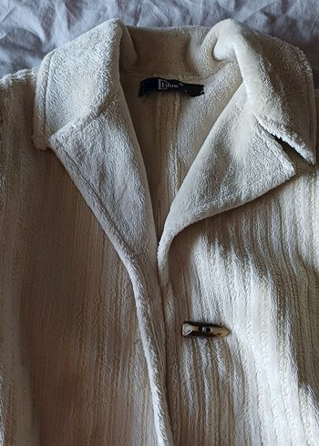 Düğmeli Beyaz Midi Yün Kadife Kadın Kaban - Görsel 5