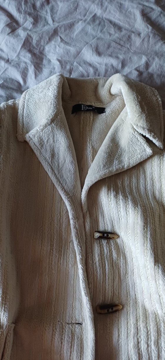 Düğmeli Beyaz Midi Yün Kadife Kadın Kaban - Görsel 5