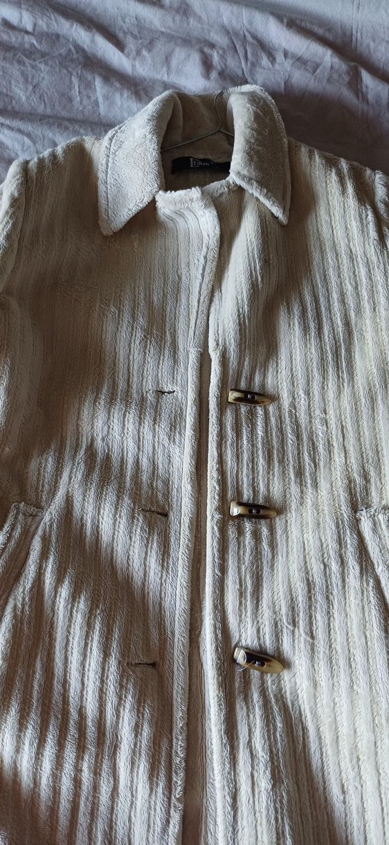 Düğmeli Beyaz Midi Yün Kadife Kadın Kaban - Görsel 2