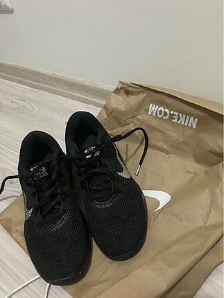 36 Beden siyah Renk Orijinal Nike ayakkabı