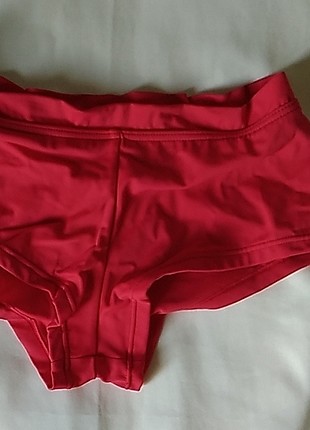 Ayyıldız bikini altı
