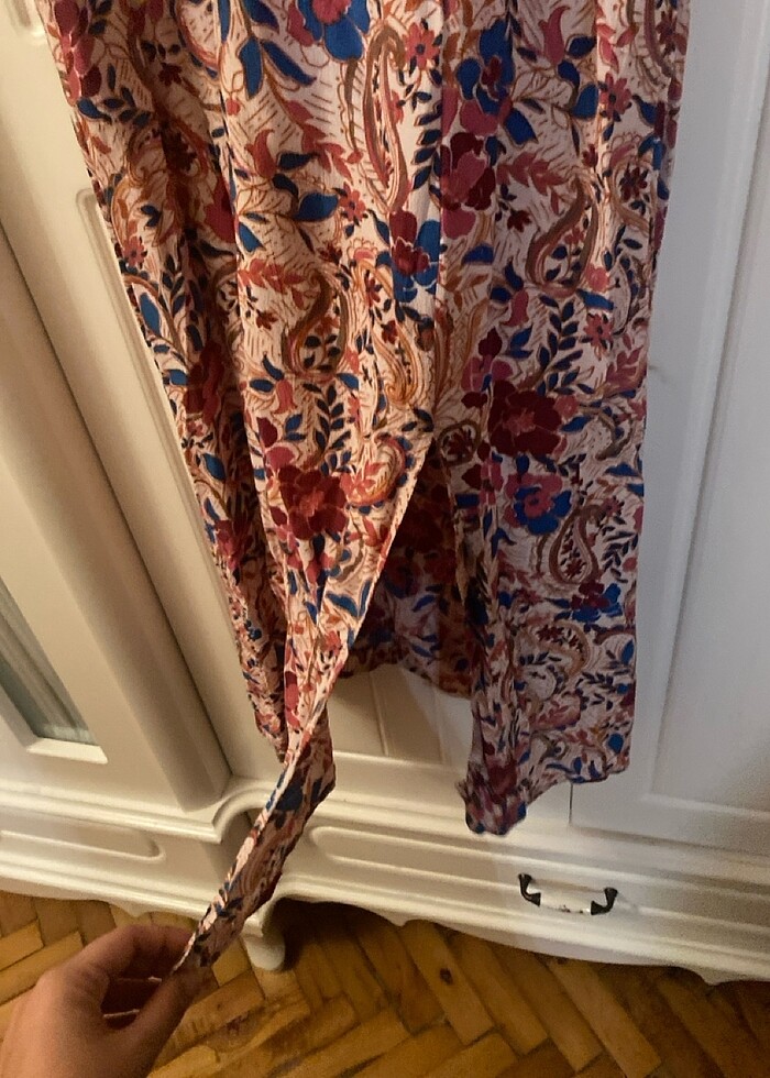 Çiçekli elbise - Görsel 4