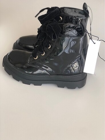 24 Beden siyah Renk 24 no H&M bot