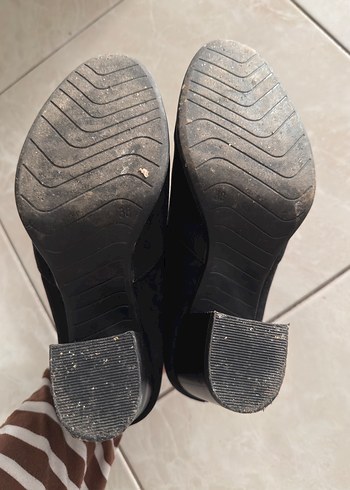 Siyah Süet Blok Topuklu Kadın Bot - Görsel 2