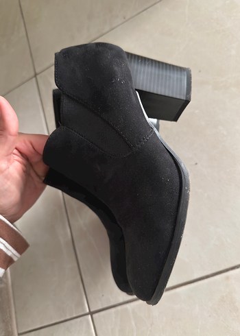 Siyah Süet Blok Topuklu Kadın Bot - Görsel 5