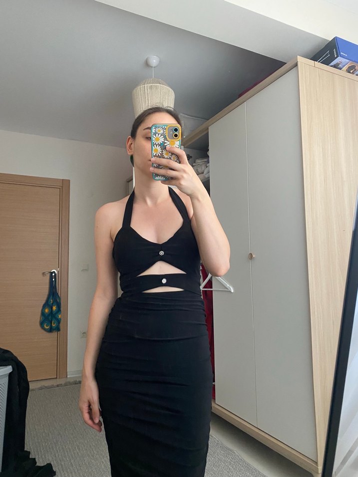 Siyah V Yakalı Midi Strappy Elbise - Görsel 2