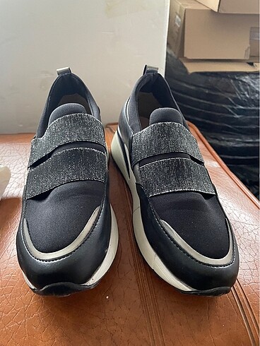 Simli sneaker