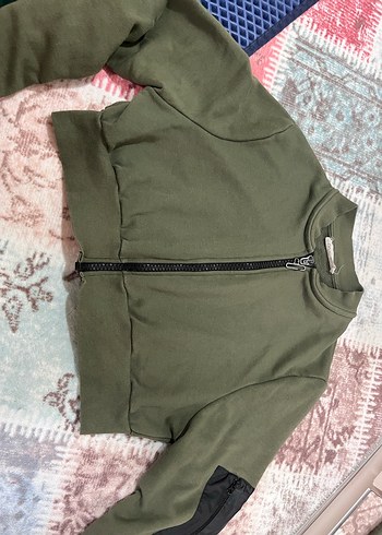 Fermuarlı Yüksek Yakalı Haki Kadın Ceket