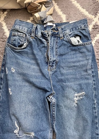 Kadın Mavi Bol Kesim Yırtık Kot Pantolon - Görsel 2