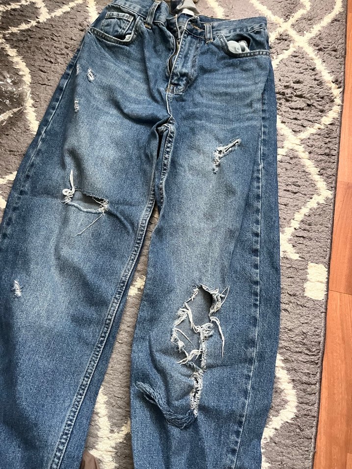 Kadın Mavi Bol Kesim Yırtık Kot Pantolon - Görsel 4