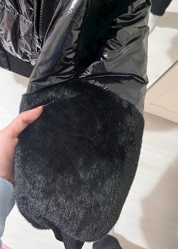 Siyah foxy viral Kürklü Kısa Kadın Kış Montu - Görsel 2