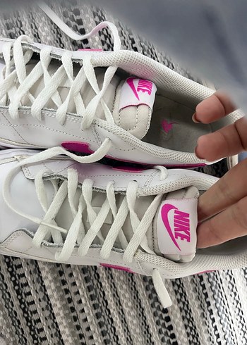Nike Beyaz-Pembe Bağcıklı Spor Ayakkabı - Görsel 9