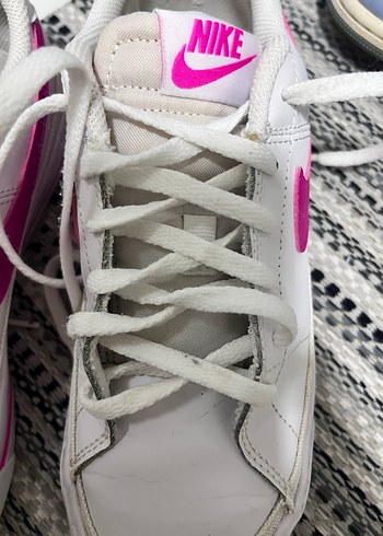 Nike Beyaz-Pembe Bağcıklı Spor Ayakkabı - Görsel 4