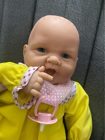Esneyen bebek