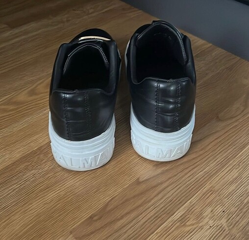 42 Beden siyah Renk Balmain deri !