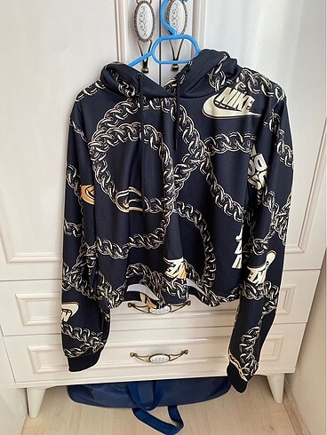 Nike crop sweatshirt