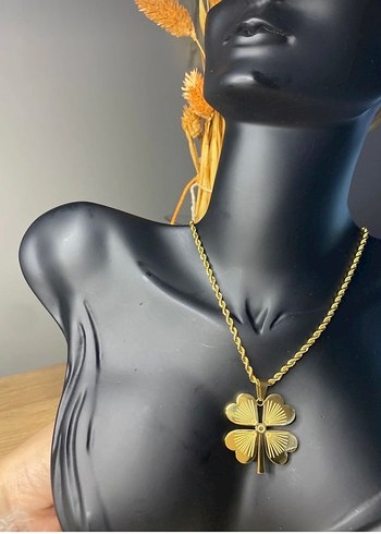 Çelik Gold Yonca Kolye - Görsel 2