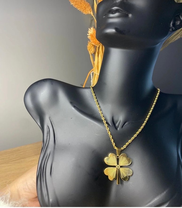 Çelik Gold Yonca Kolye  - Görsel 2