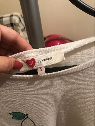 l Beden beyaz Renk Vişne tshrt