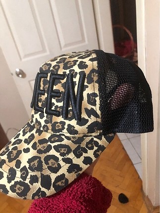 Leopar şapka