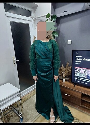 Yeşil saten abiye  - Görsel 8