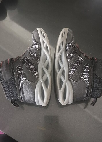 30 Beden Skechers bot