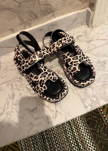 38 Beden Leopar Desenli Kahverengi Platform Topuklu Kadın Sandalet