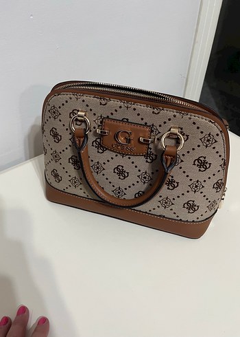 Guess Bej Kahverengi Monogramli Sik El Cantasi