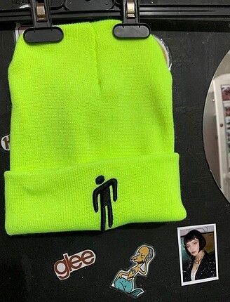Diğer billie eilish neon yeşil bere.