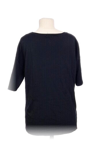 m Beden Batik T-shirt %70 İndirimli.