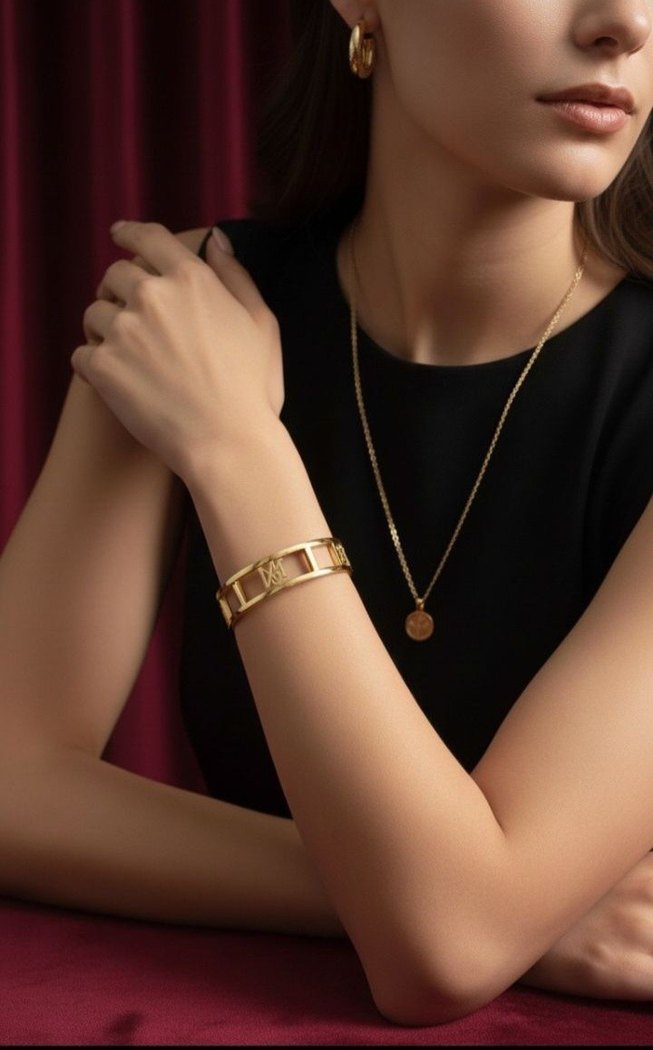 Klasik Parlak Altın Tokalı Kadın Bileklik - Görsel 3