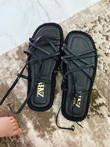 Zara sandalet
