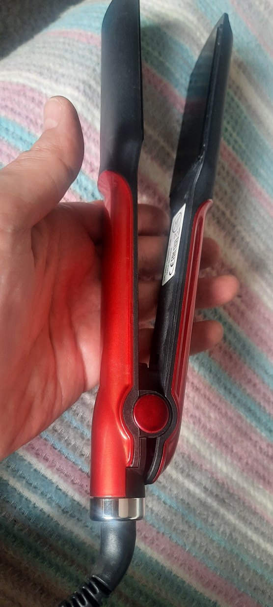 Kırmızı Saç Düzleştirici - Görsel 3