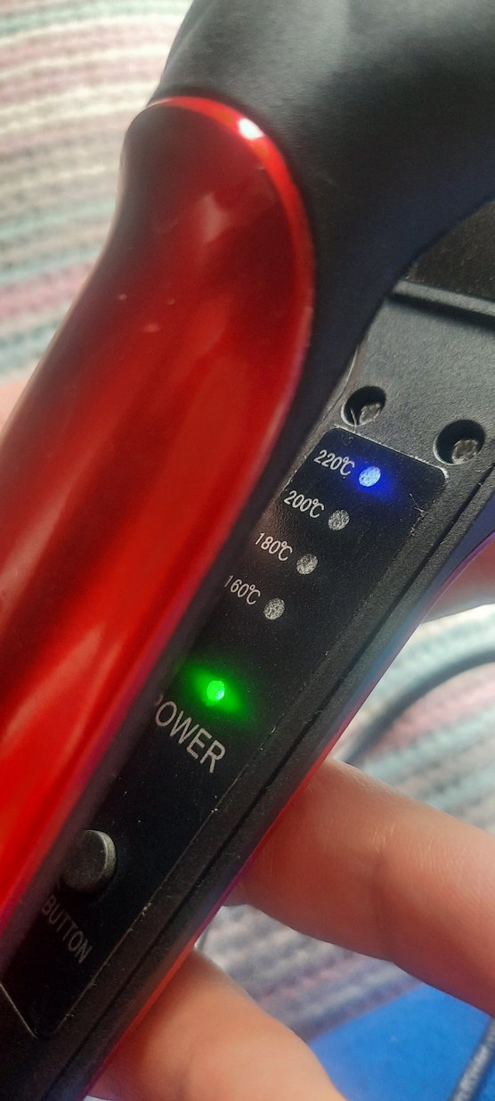 Kırmızı Saç Düzleştirici - Görsel 2