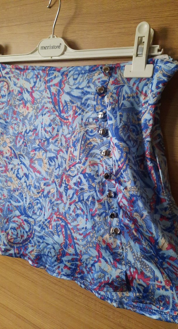 Düğme detaylı Mini Etek - Görsel 2