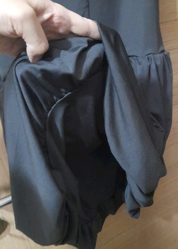 Askılı siyah elbise - Görsel 3