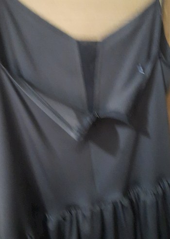 Askılı siyah elbise - Görsel 4