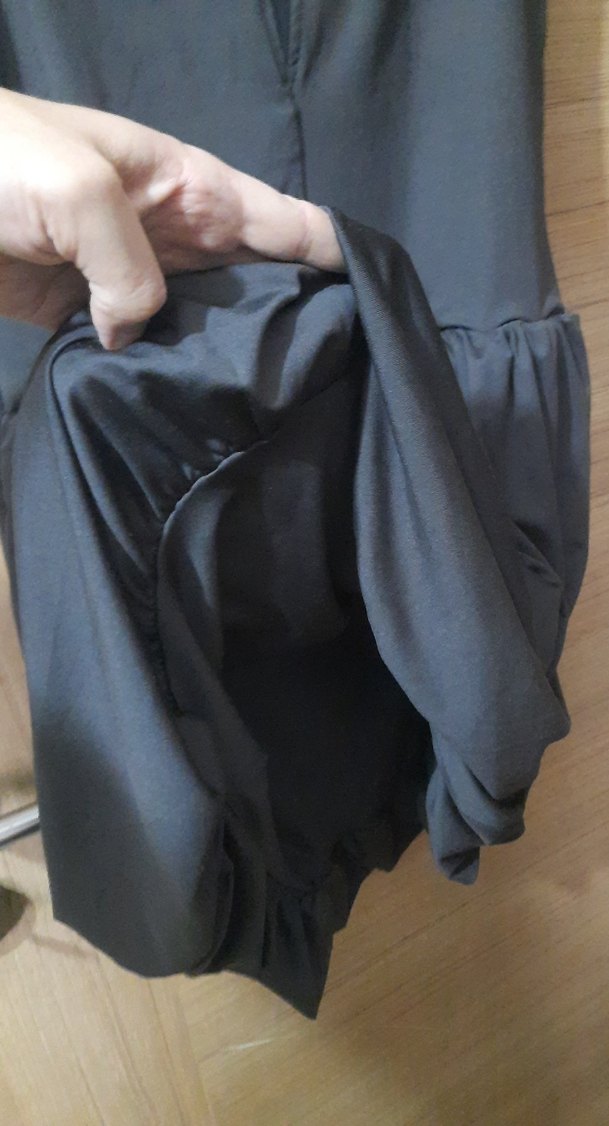 Askılı siyah elbise - Görsel 3