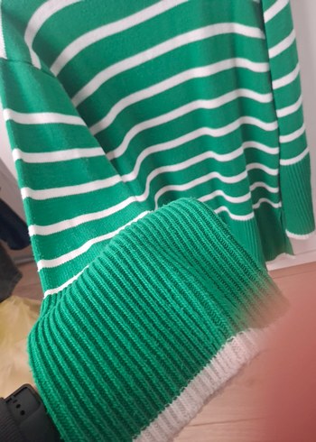 Yeşil Çizgili Uzun Kollu Boğazlı Triko Kazak - Görsel 2