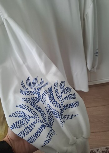 Beyaz Uzun Kollu Kadın Sweatshirt - Görsel 4