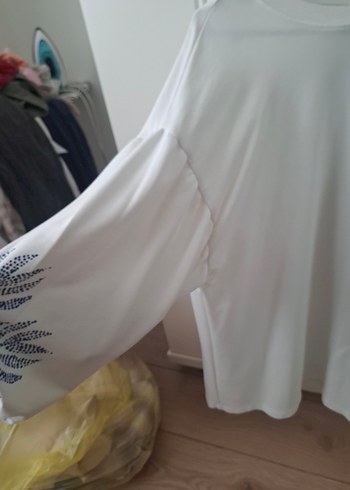 Beyaz Uzun Kollu Kadın Sweatshirt - Görsel 3