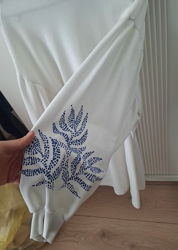 Beyaz Uzun Kollu Kadın Sweatshirt - Görsel 2