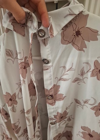 Çiçek Desenli Beyaz Uzun Kollu Gömlek - Görsel 4