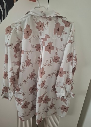 Çiçek Desenli Beyaz Uzun Kollu Gömlek - Görsel 3