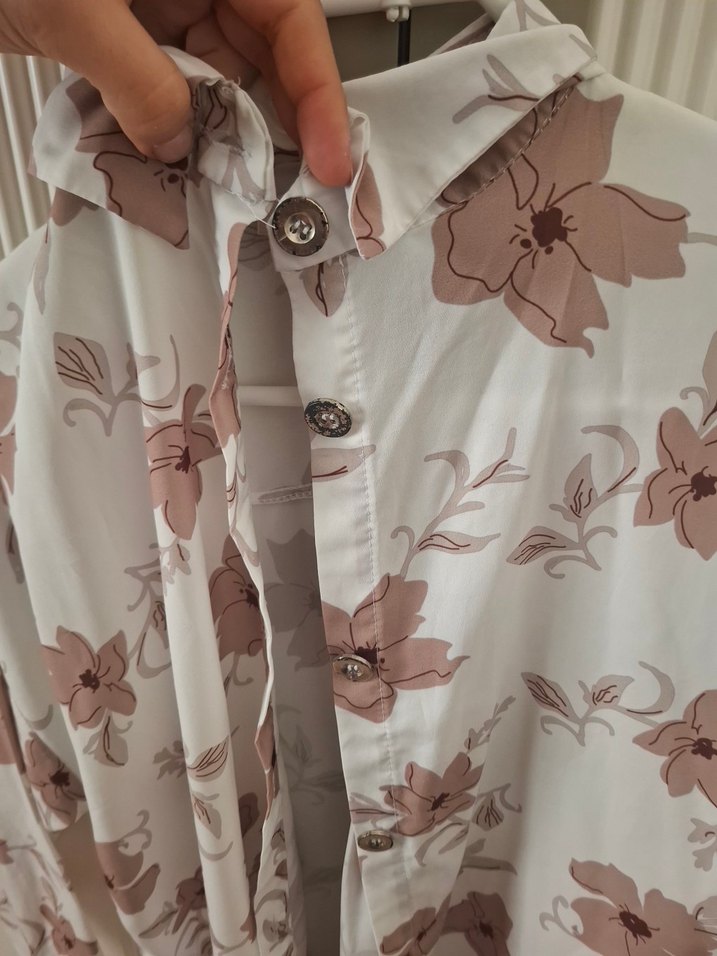 Çiçek Desenli Beyaz Uzun Kollu Gömlek - Görsel 4