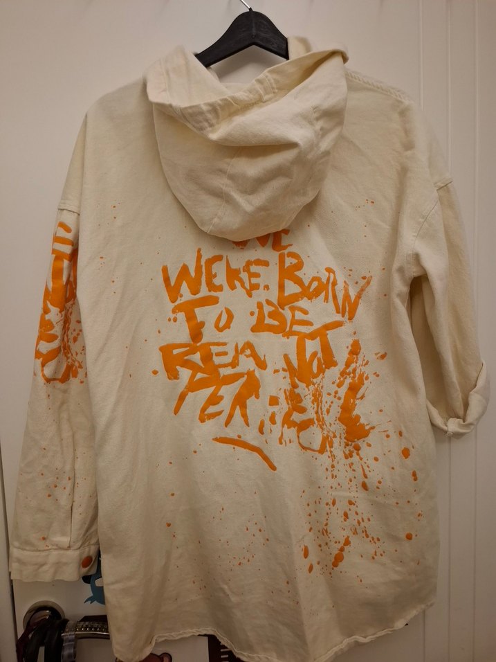 Bej Kapüşonlu Uzun Kollu Baskılı Kadın Gömlek - Görsel 5