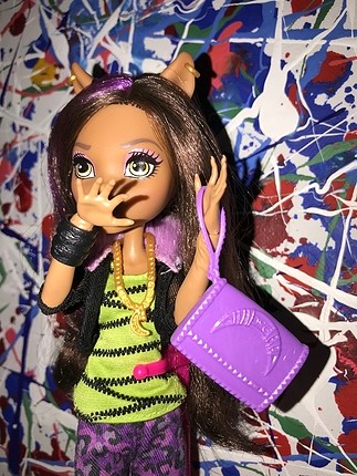 Abercrombie & Fitch Monster High First Day of School Clawdeen Wolf