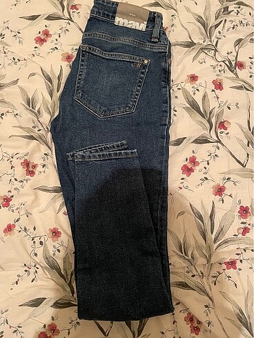 Skinny pant.